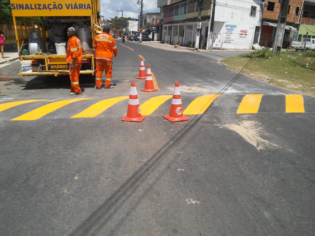 SMTT reforça sinalização viária em vias do bairro Soledade - SMTT Aracaju